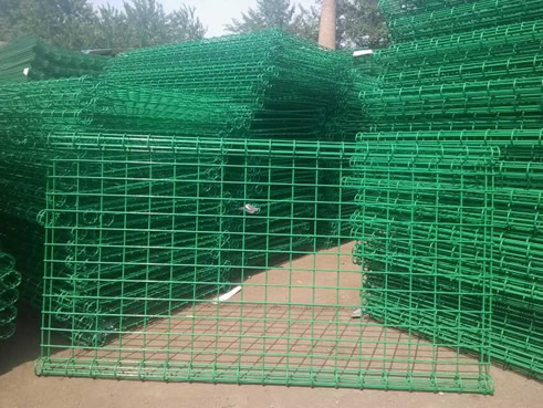 隔離帶護欄網(wǎng)1