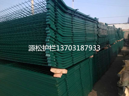 現(xiàn)貨框架護(hù)欄網(wǎng)