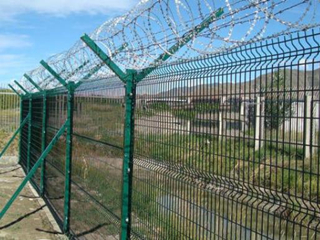 防爬帶刀刺圍欄網(wǎng)