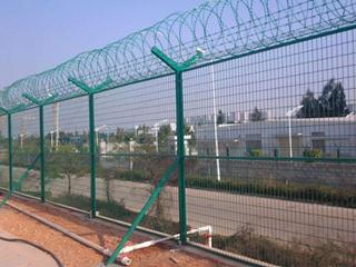 防爬帶刀刺圍欄網(wǎng)